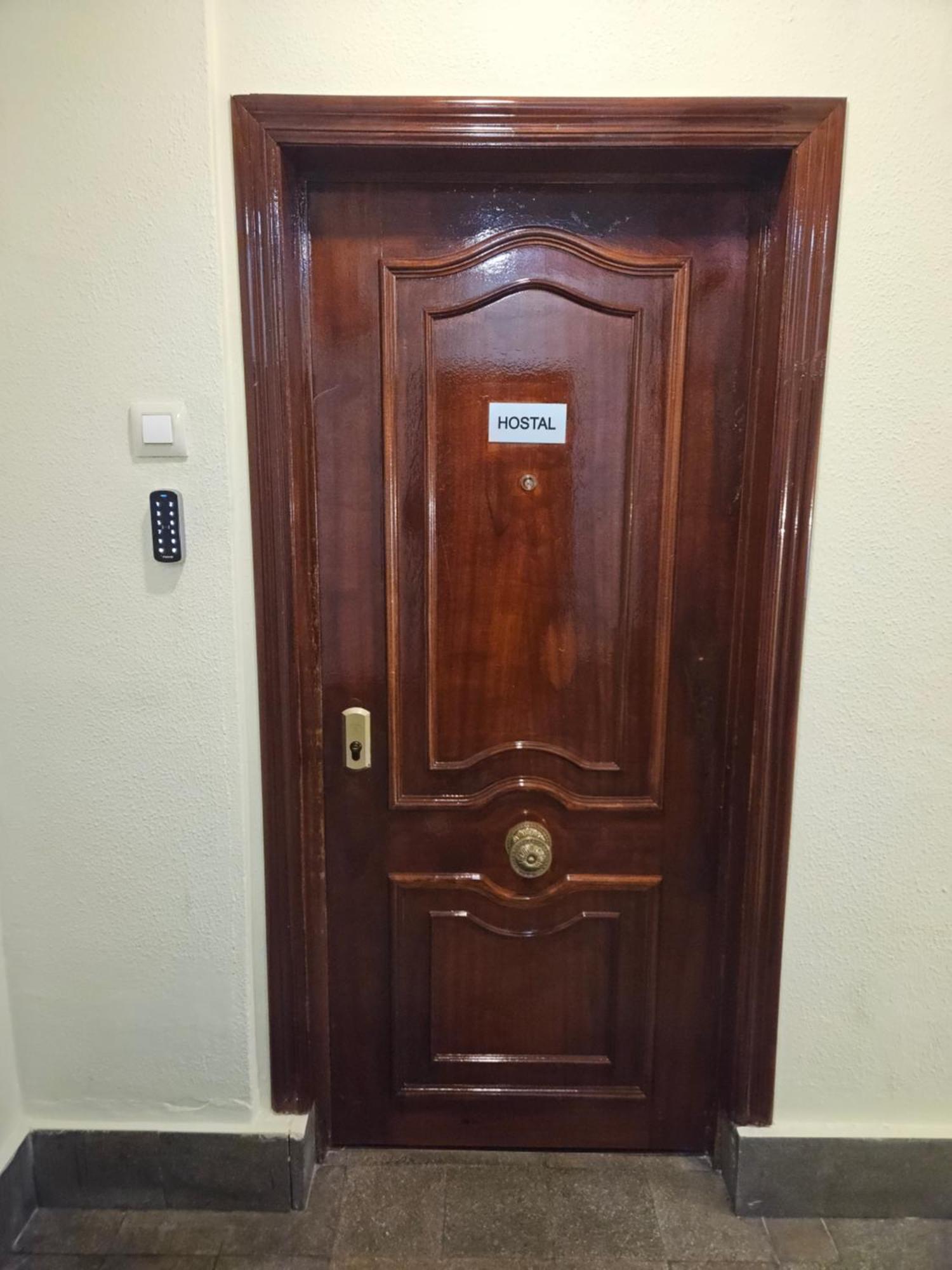 Hostal Foncalada Oviedo Ngoại thất bức ảnh